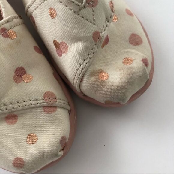 Toms off white with shimmering pink polka dots Velcro strap leather patch size 8 - Picture 3 of 8